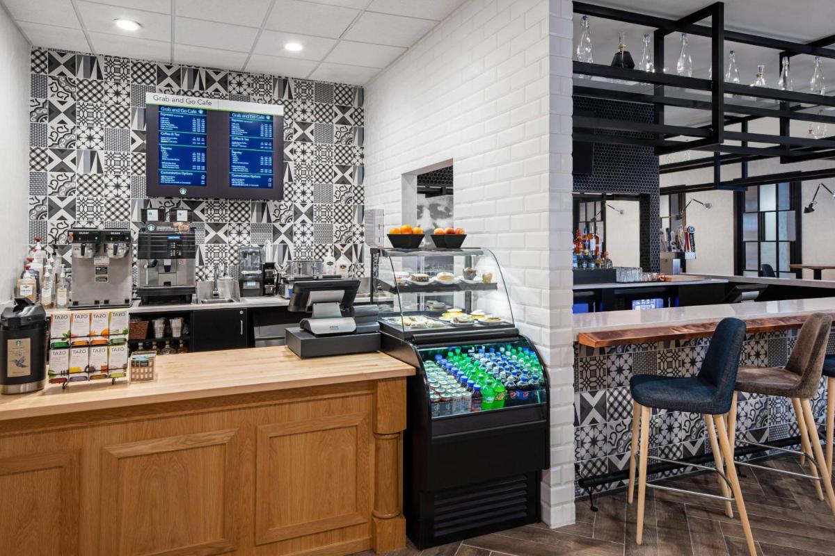 Delta Hotels by Marriott Green Bay - image 7