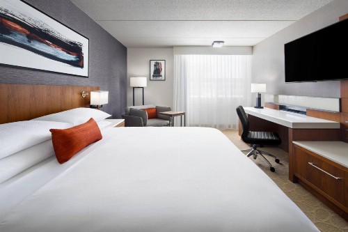 Delta Hotels by Marriott Green Bay - image 9