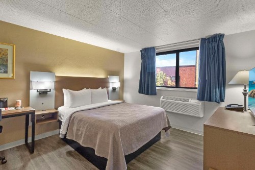 Quality Inn & Suites Green Bay - image 10