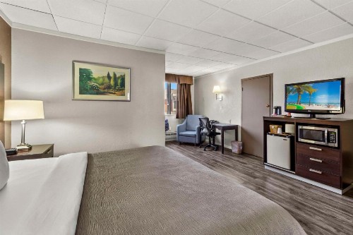 Quality Inn & Suites Green Bay - image 12
