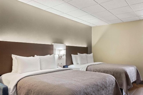 Quality Inn & Suites Green Bay - image 22