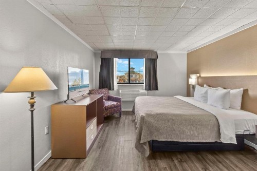 Quality Inn & Suites Green Bay - image 28