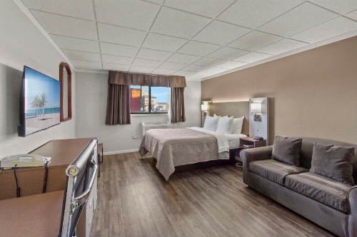 Quality Inn & Suites Green Bay - image 33