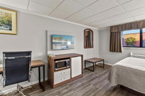 Quality Inn & Suites Green Bay - image 34
