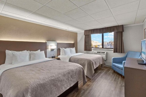 Quality Inn & Suites Green Bay - image 35