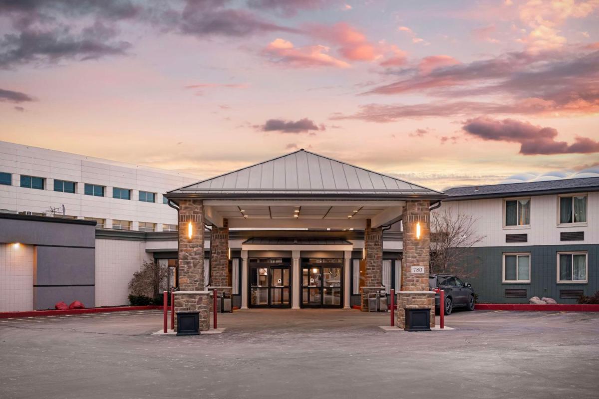 Best Western Green Bay Inn and Conference Center - main image
