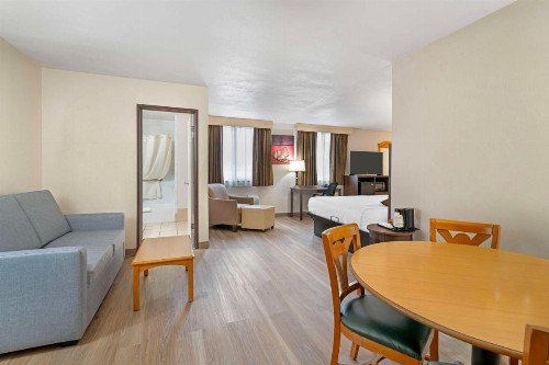Best Western Green Bay Inn and Conference Center - image 11