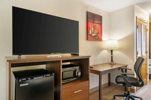 Best Western Green Bay Inn and Conference Center - image 14