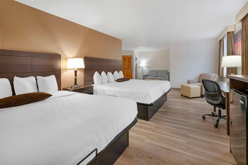Best Western Green Bay Inn and Conference Center - image 40