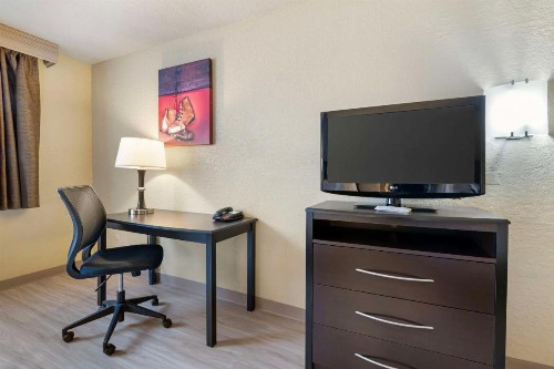 Best Western Green Bay Inn and Conference Center - image 41