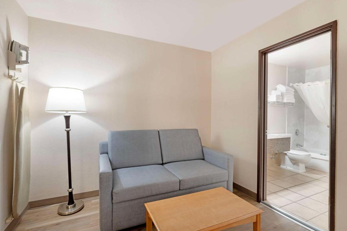 Best Western Green Bay Inn and Conference Center - image 7