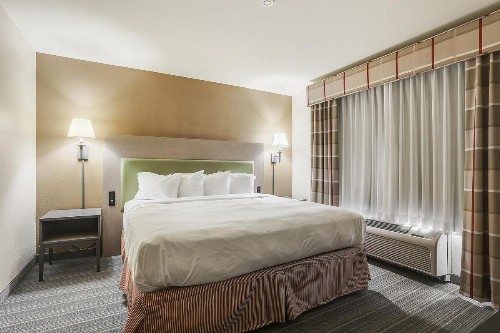Country Inn & Suites by Radisson Green Bay WI - image 10