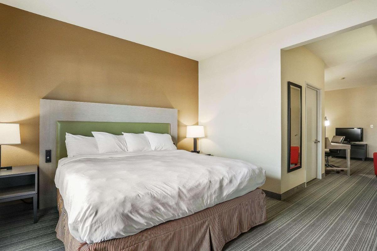 Country Inn & Suites by Radisson Green Bay WI - image 2