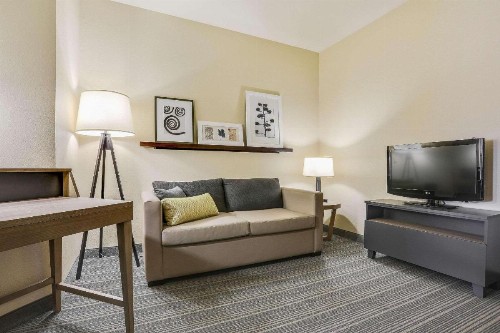 Country Inn & Suites by Radisson Green Bay WI - image 3