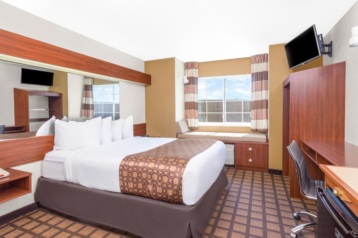 Microtel Inn & Suites by Wyndham Green Bay - image 4