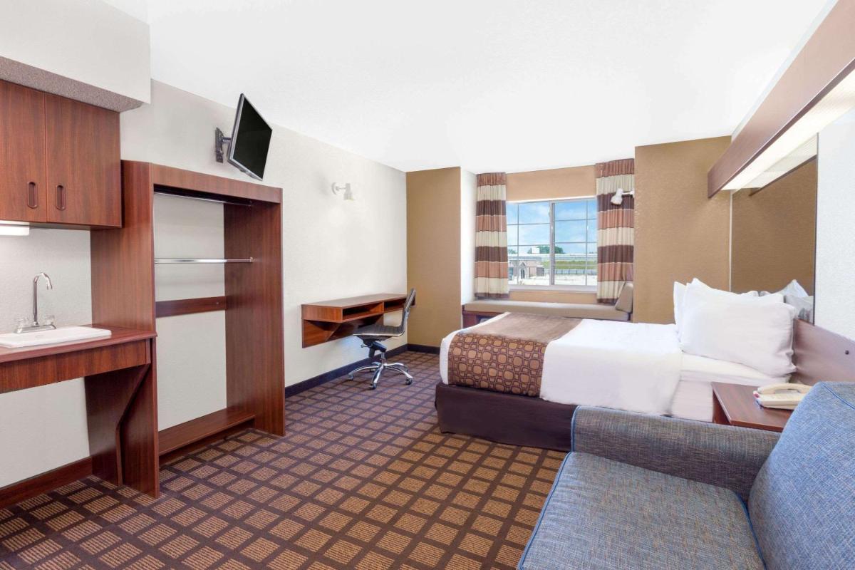 Microtel Inn & Suites by Wyndham Green Bay - image 6