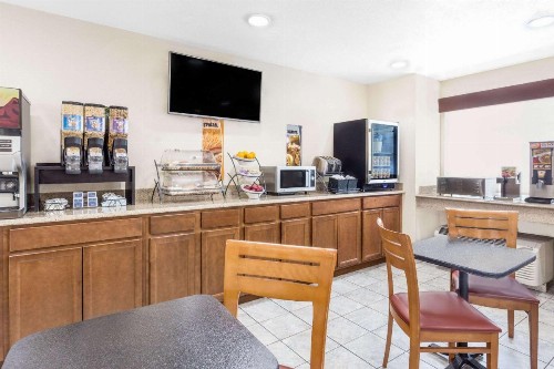 Microtel Inn & Suites by Wyndham Green Bay - image 7