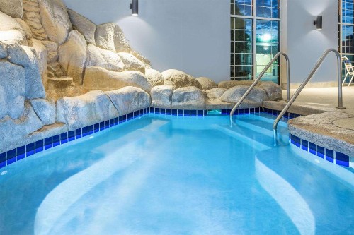 Microtel Inn & Suites by Wyndham Green Bay - image 9