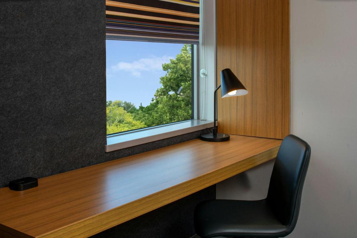 aloft Green Bay - image 3
