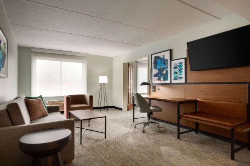 Wingate by Wyndham Green Bay - image 12