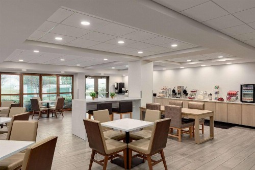 Wingate by Wyndham Green Bay - image 19