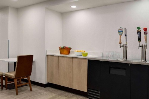 Wingate by Wyndham Green Bay - image 22