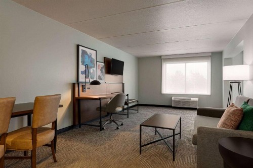 Wingate by Wyndham Green Bay - image 23