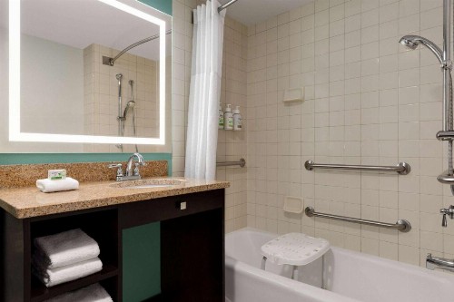 Wingate by Wyndham Green Bay - image 34