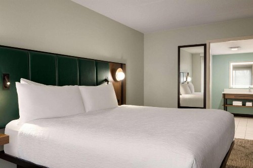 Wingate by Wyndham Green Bay - image 40