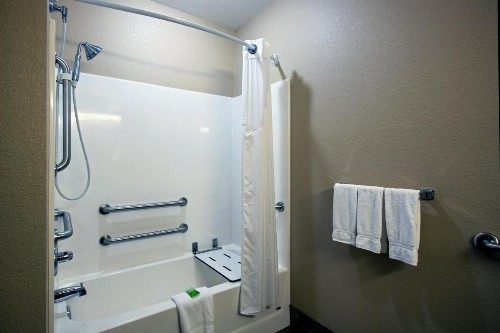 Holiday Inn Express & Suites - Green Bay East an IHG Hotel - image 14