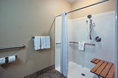 Holiday Inn Express & Suites - Green Bay East an IHG Hotel - image 19