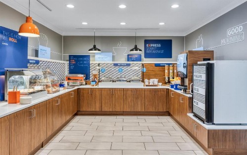 Holiday Inn Express & Suites - Green Bay East an IHG Hotel - image 36