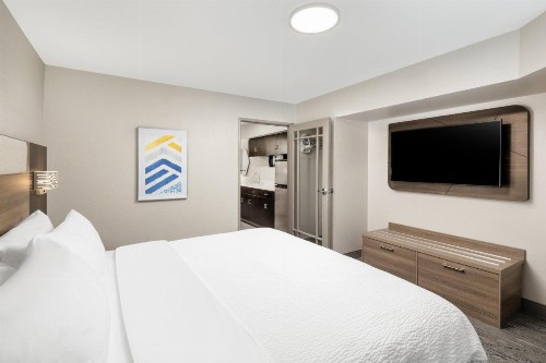 Holiday Inn Express & Suites - Green Bay East an IHG Hotel - image 44