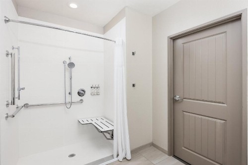 Holiday Inn Express & Suites - Green Bay East an IHG Hotel - image 46