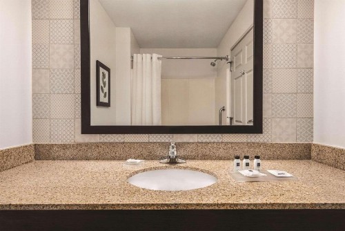 Country Inn & Suites by Radisson Green Bay East WI - image 29