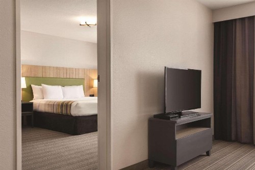 Country Inn & Suites by Radisson Green Bay East WI - image 3
