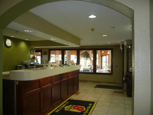 Super 8 by Wyndham Green Bay I-43 Bus. Park - image 25