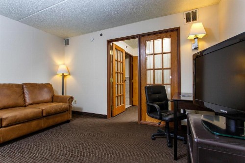 AmericInn by Wyndham Green Bay West - image 11