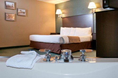 AmericInn by Wyndham Green Bay West - image 15