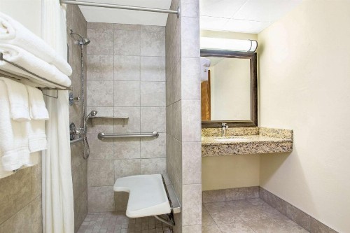 AmericInn by Wyndham Green Bay West - image 16