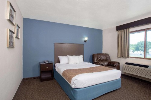 AmericInn by Wyndham Green Bay West - image 30