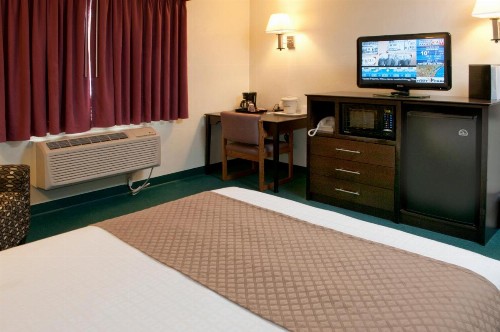 AmericInn by Wyndham Green Bay West - image 32