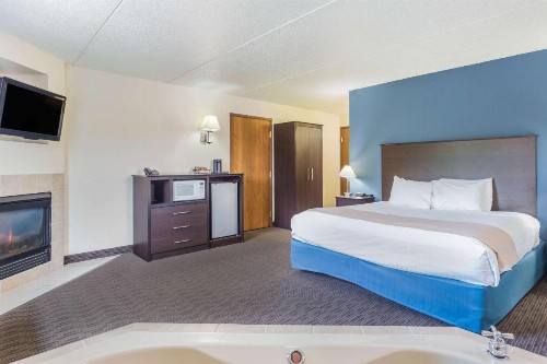 AmericInn by Wyndham Green Bay West - image 39
