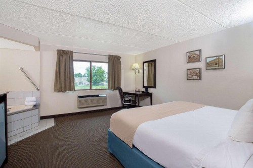 AmericInn by Wyndham Green Bay West - image 42