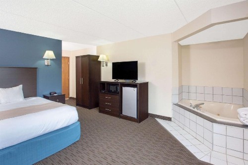 AmericInn by Wyndham Green Bay West - image 6