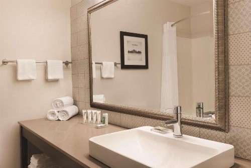 Country Inn & Suites by Radisson Green Bay North WI - image 5
