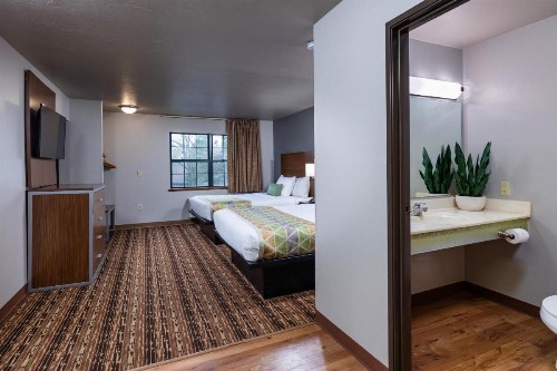 Extended Stay Airport - image 23