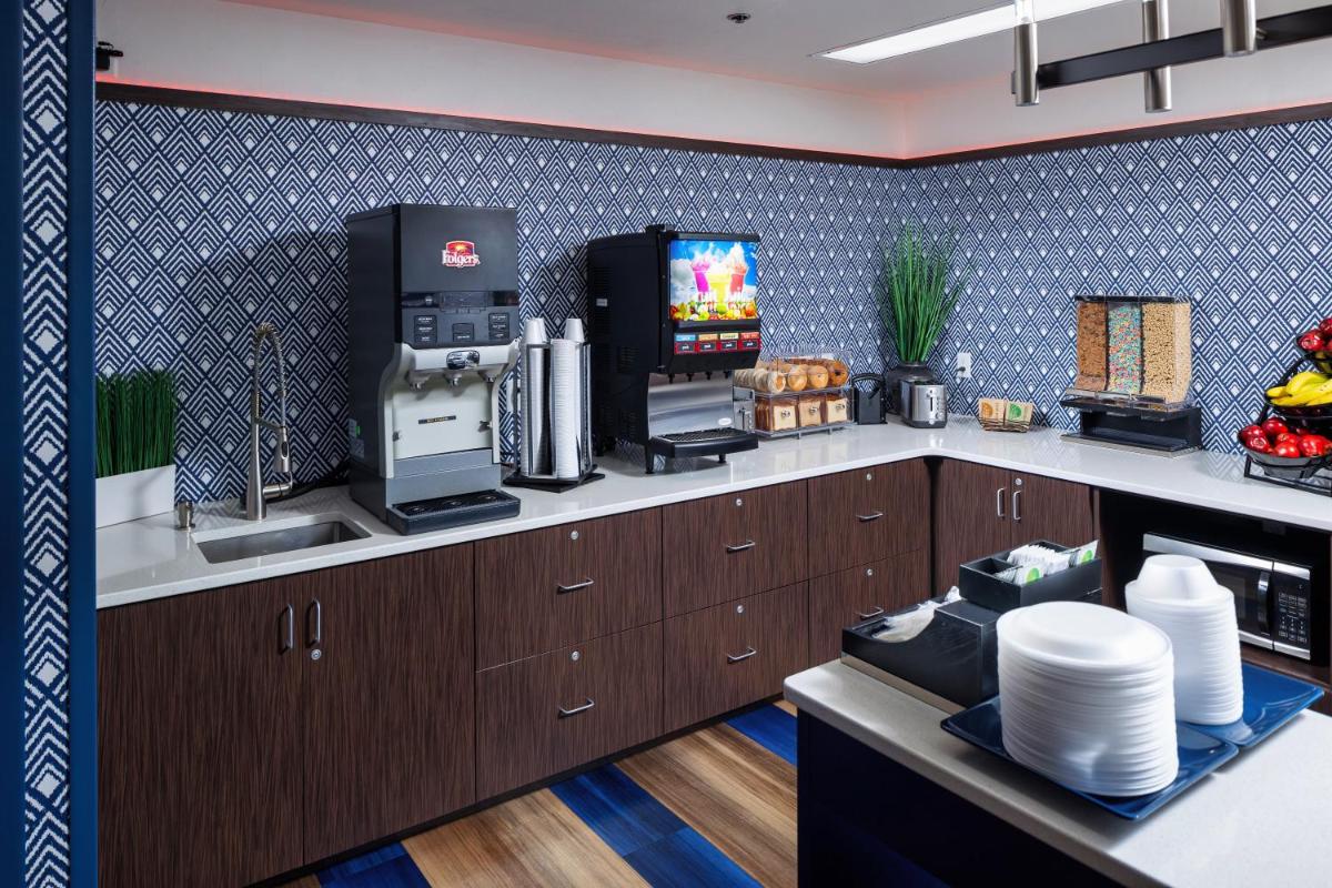 Hotel J Green Bay - image 2