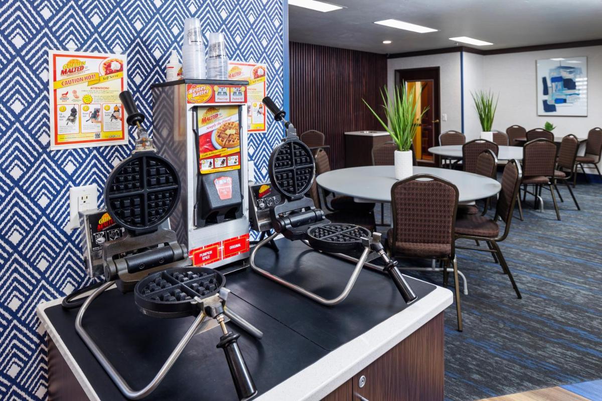 Hotel J Green Bay - image 6