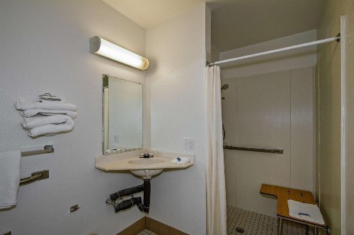 Motel 6-Green Bay WI - image 11